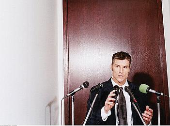 烛龙新作《白荆回廊》1月12日上线 预约人数破千万